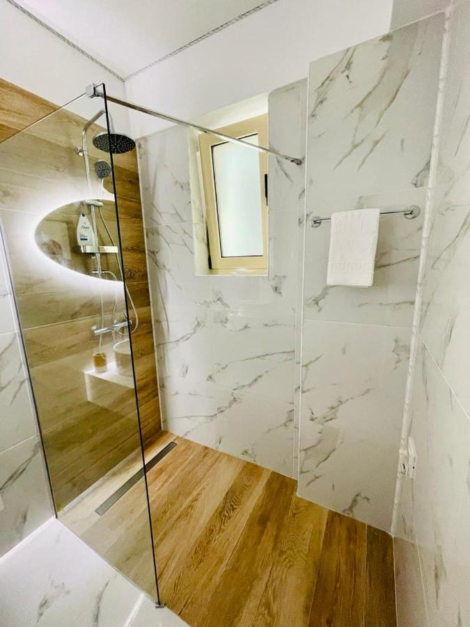 Апартаменты Luxury Studio - Maison 103 - Stefan Building Complex Нэводари Экстерьер фото