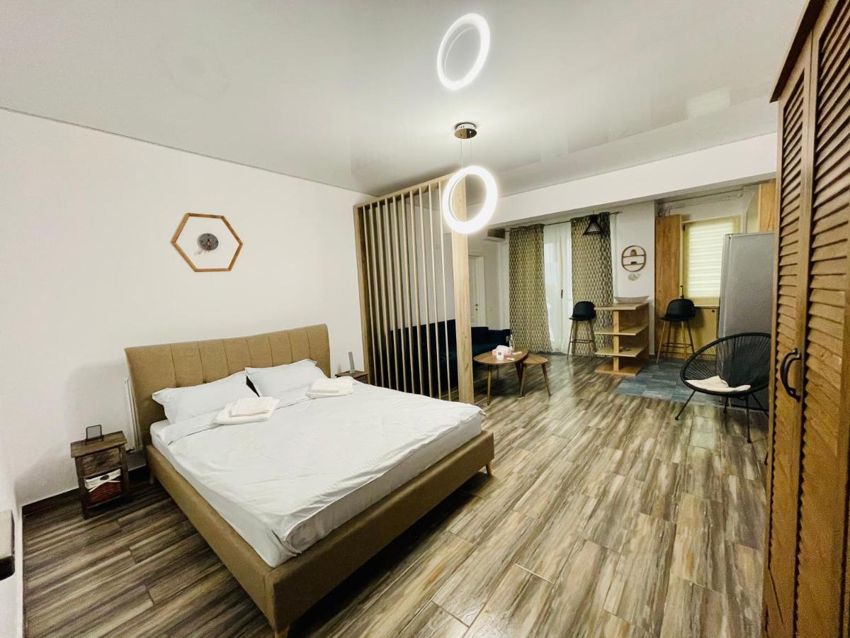 Апартаменты Luxury Studio - Maison 103 - Stefan Building Complex Нэводари Экстерьер фото